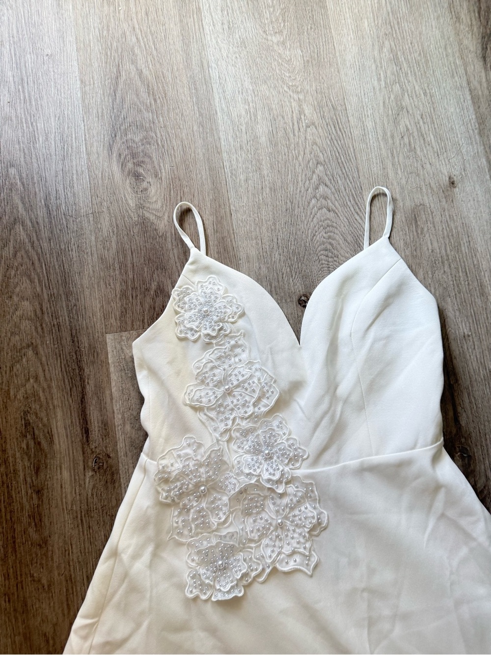 elliatt stella white 3d floral applique A-line bridal maxi gown dress large NEW - Picture 9 of 13